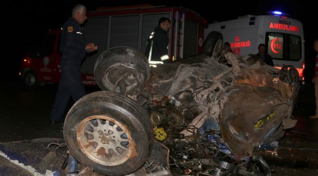 Hurdaya dönen otomobilden yaralı olarak kurtuldular