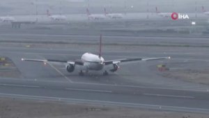İstanbul Havalimanına yolcusuz uçakların geçişi sürüyor