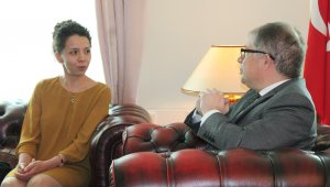 İsveç Kraliyet Ödülü alan Dr. Zora, Türkiye İsveç Büyükelçisi Yunt ile görüştü