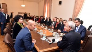 İzmir Büyükşehir ve ilçe belediye başkanlarını kabul etti