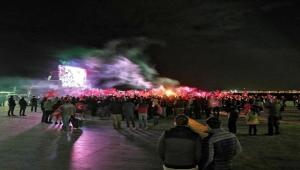 İzmir'de CHP'liler kutlama yaptı