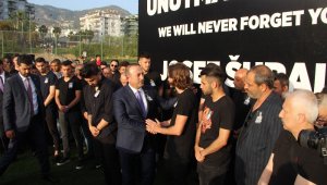 Josef Sural son yolculuğuna gözyaşları içerisinde uğurlandı 
