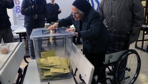 Kars'ta oylar tekrar sayılıyor