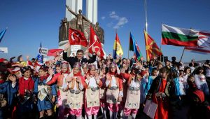 Karşıyaka Çocuk Şenliği'ne muhteşem açılış!