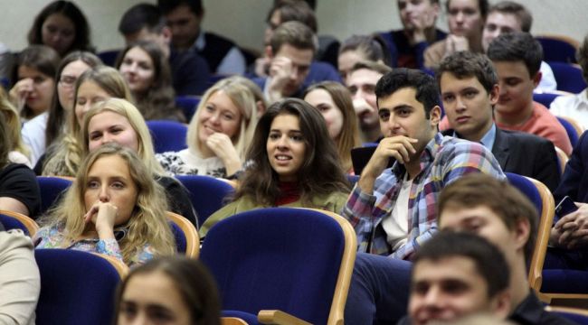 Kırım saldırganı giysileri orijinal değil diye 20 kişiyi öldürmüş