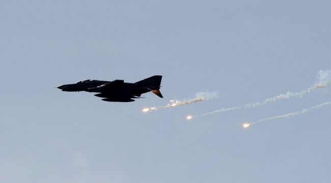 Koalisyon uçakları yanlışlıkla Irak polisini vurdu: 1 ölü, 2 yaralı