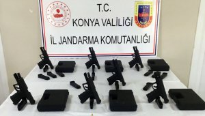 Konya'da 7 adet glock marka silah kaçak yolla satılırken ele geçirildi