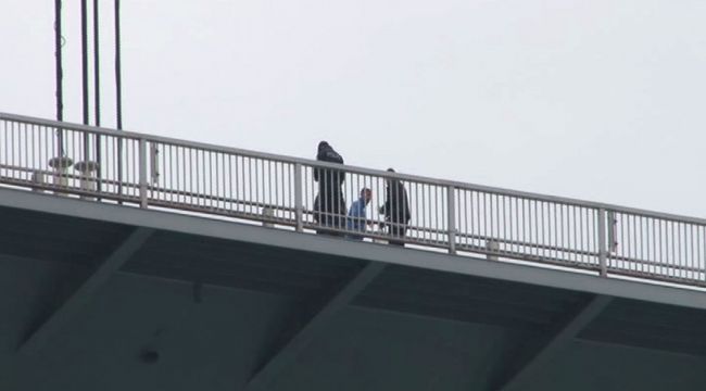 Köprü'deki intihar girişiminde polis şahsı ikna etti