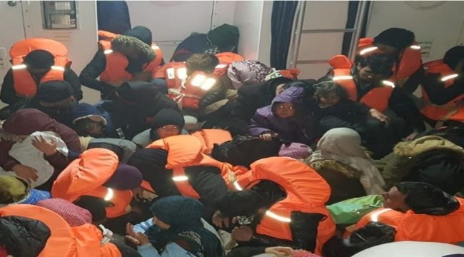 Kuşadası'nda 54 kaçak göçmen yakalandı