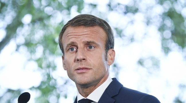 Macron: "Notre Dame Katedrali 5 yılda yeniden inşa edilecek"