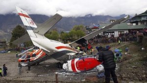 Nepal'de yolcu uçağı helikoptere çarptı: 3 ölü, 4 yaralı