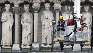 Notre Dame Katedrali'ndeki yangın 8,5 saatte söndürülebildi