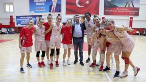 Potanın Perileri Play Off'a Moralli Başladı