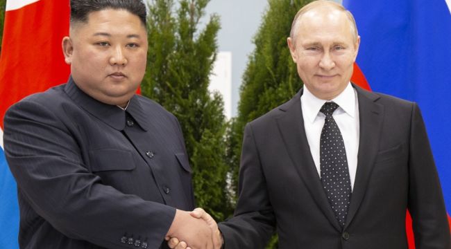 Putin ve Kim Jong-un bir araya geldi
