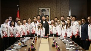 "Sporun her dalında rol modellerin sayısını artıracağız"