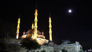 Ramazan'ın şerifin habercisi Berat Kandili bu gece icra edilecek