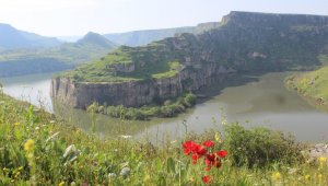 Rumkale'de turist hareketliliği başladı