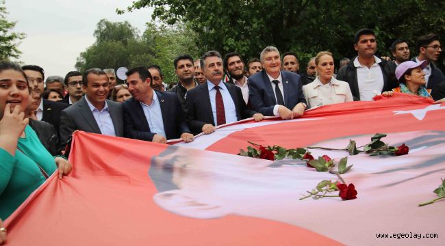 Sandal,'Türkiye'nin en büyük etkinliğini seneye Bayraklı'da yapacağız'