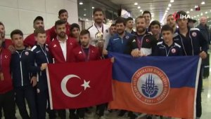 Serbest Güreş Milli Takımı, İstanbul'a geldi