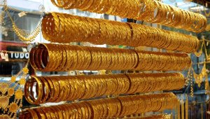 Serbest piyasada çeyrek altın 389 lira oldu