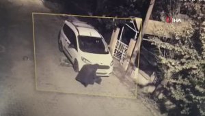 Silivri'de park halindeki araç böyle kundaklandı