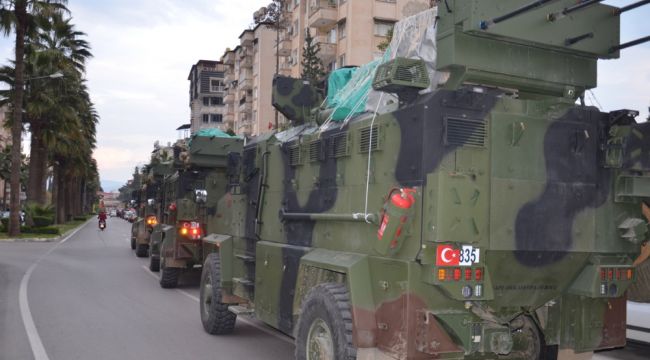 Sınıra askeri sevkıyat devam ediyor