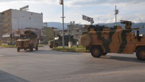 Suriye sınırına komando ve zırhlı araç sevkiyatı