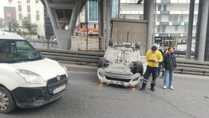 Takla atan araç trafiği durma noktasına getirdi