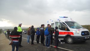 Tekirdağ'da öğrenci servisi kamyona çarptı: 15 yaralı