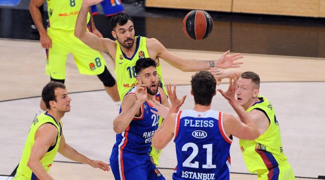 THY Euroleague: Anadolu Efes: 75 - Barcelona Lassa: 68