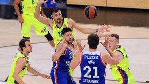 THY Euroleague: Anadolu Efes: 75 - Barcelona Lassa: 68