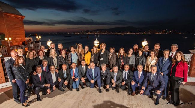 Tunç Soyer, İzmir'in ilçe belediye başkanlarıyla buluştu