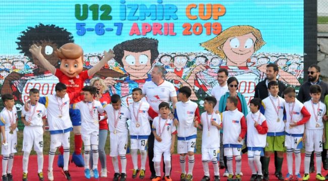 U12 İzmir Cup'a tam not