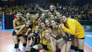 VakıfBank İtalya'da final peşinde