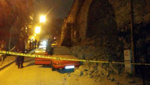 Yıldız Parkı'nın duvarında çökme meydana geldi