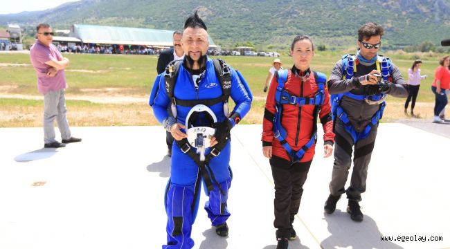 100.Yıl Selçuk Semalarında Kutlandı