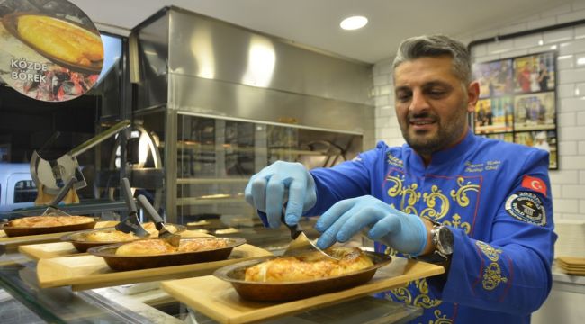 4 farklı bölgenin malzemelerini közün üzerinde birleştirdi