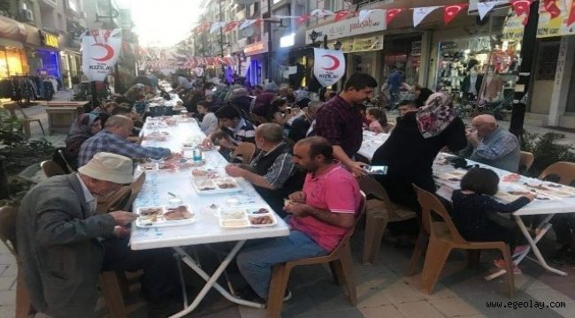 AK Parti'den Kemalpaşa'da iftar programı