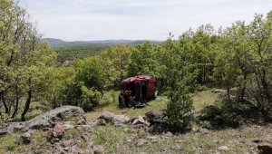 Ankara'da araç şarampole yuvarlandı: 1'i çocuk 4 yaralı