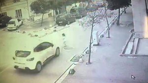 Aracın çarptığı minik kız metrelerce sürükledi