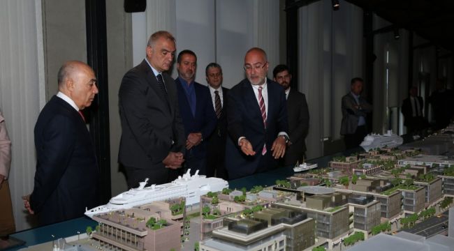 Bakan Ersoy, İstanbul'da 'Galataport Projesini' inceledi