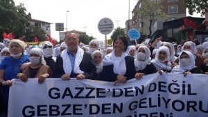 Bakırköy İncirli Caddesi'nde toplanan kortej miting alanına giriş yaptı