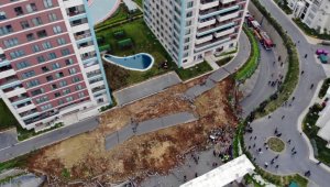 Başakşehir'de çöken istinat duvarı havadan görüntülendi