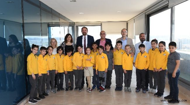 Başkan Gümrükçü'den Yerel Yönetimler Dersi