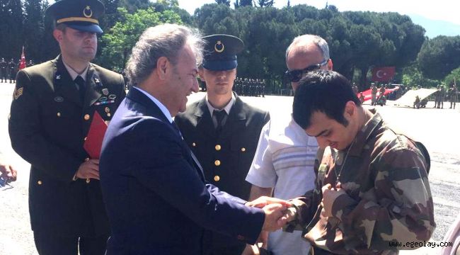 Başkan İduğ engellilerin temsili askerlik sevincine ortak oldu