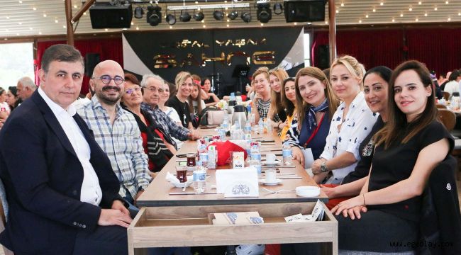 Başkan Tugay koruyucu ailelerle buluştu