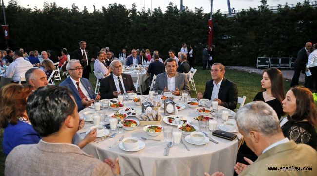 Batur, Konak'ı İftar Sofrasında Buluşturdu