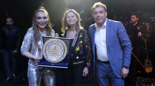 Bayındır'da Ziynet Sali Rüzgarı Esti