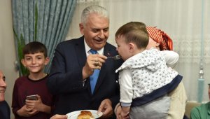 Binali Yıldırım Tan ailesinin iftar sofrasına misafir oldu