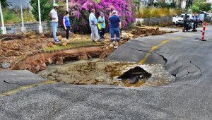 Bodrum'da ana su borusu patladı, oteller boşaltıldı